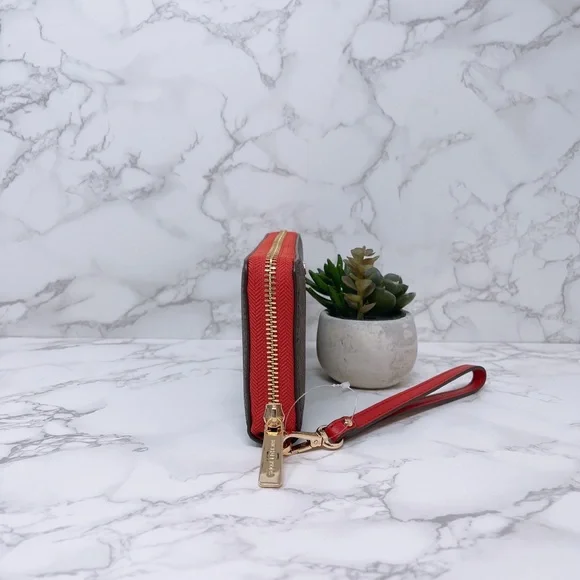 Michael Kors JST Large Zip Wallet - Picture 2 of 7